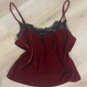 HOLLISTER VELVET & LACE TANK 🌹